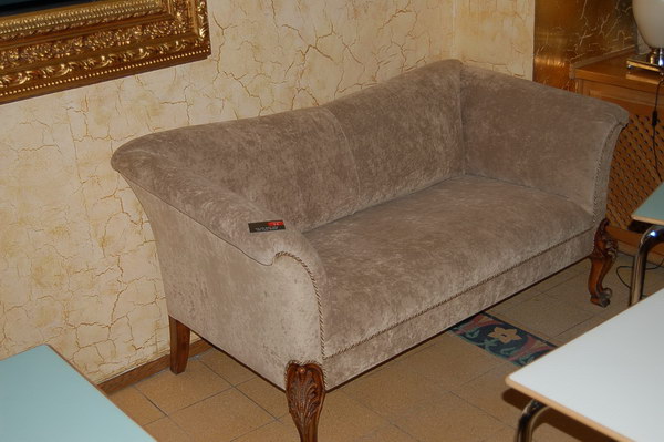 Большие Дворы - обивка диванов, материал гобелен