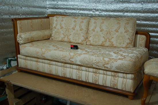 Назарьево - обивка диванов, материал замша