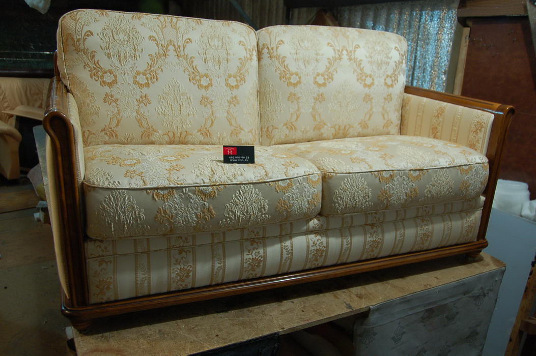Боровицкая - обивка диванов, материал ягуар