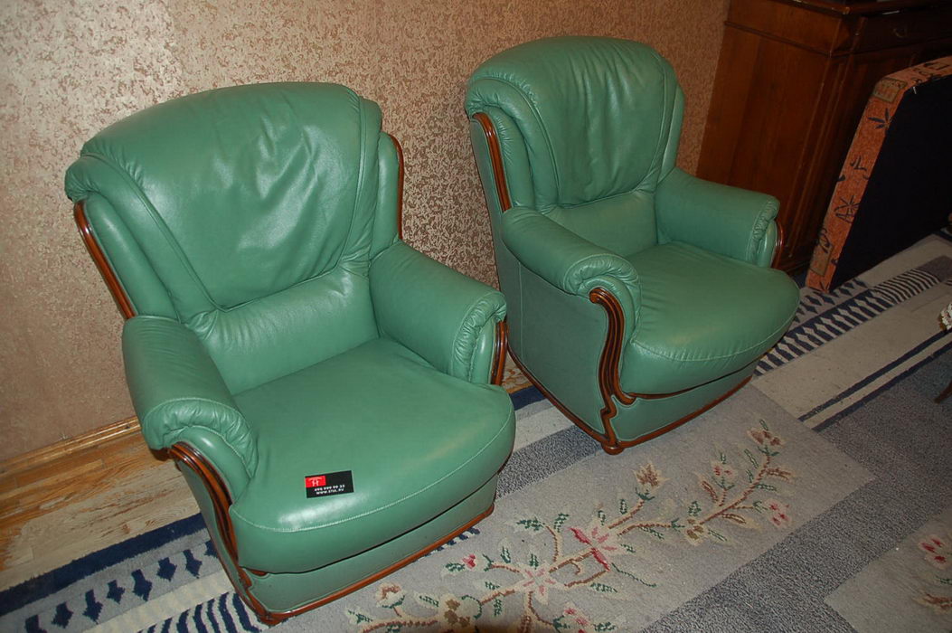 Егорьевск - обивка диванов, материал кожа