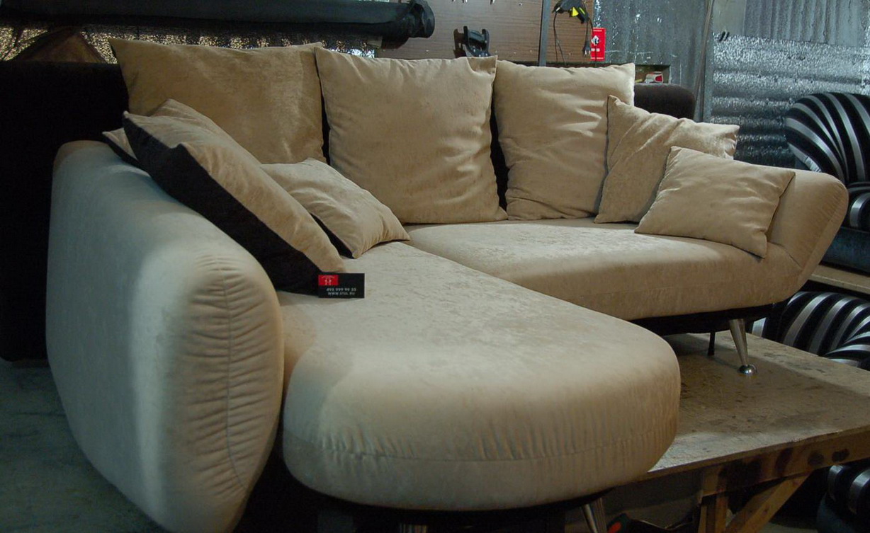 Беломорская - обшивка диванов, материал ягуар