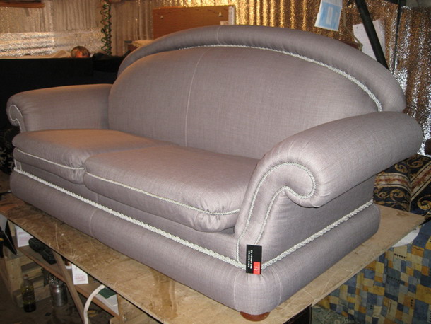 Белорусская - обшивка диванов, материал кожзам