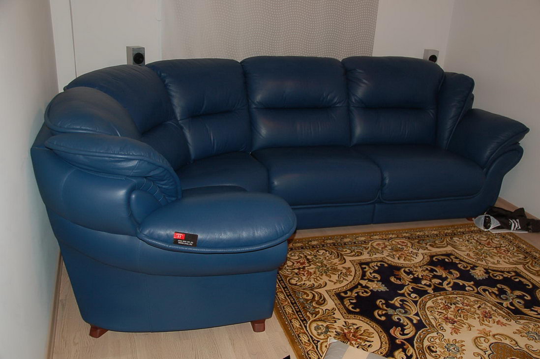 Кленово - обшивка диванов, материал натуральная кожа