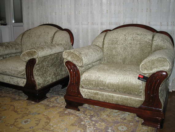 Боровицкая - обшивка диванов, материал велюр