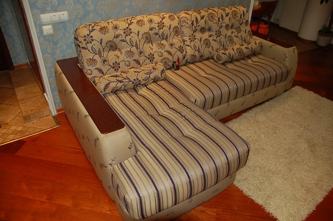 Комсомольская - обшивка кроватей, материал флок на флоке