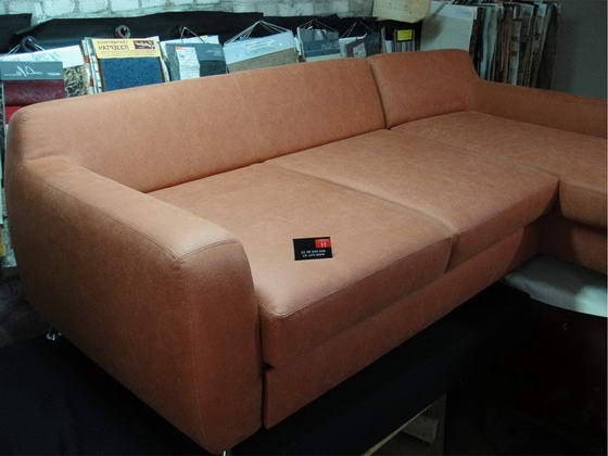 Калужская - обшивка диванов, материал замша