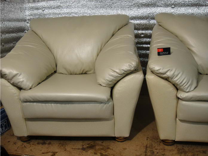 Белоомут - обшивка стульев, материал кожа