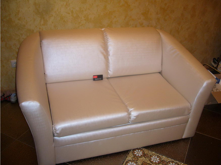 Белоозерский - обшивка стульев, материал ягуар