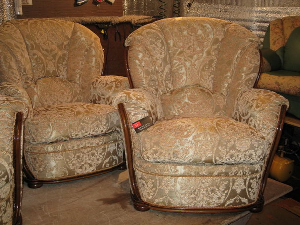 Семеновская - перетяжка стульев, материал натуральная кожа