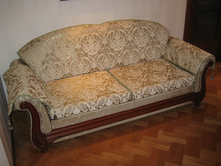 Студенческая - перетяжка диванов, материал искусственная кожа