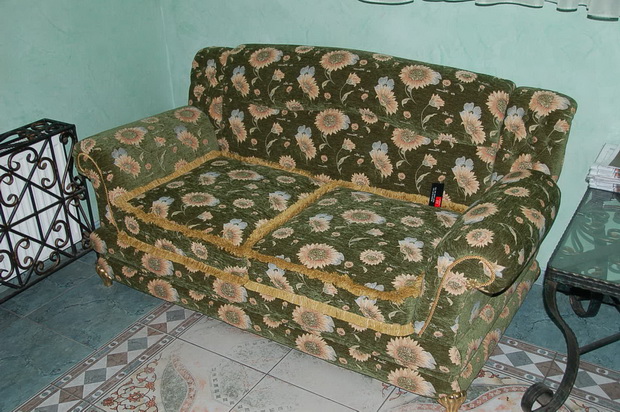 Автозаводская - перетяжка диванов, материал замша