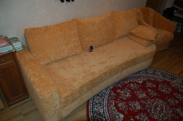 Королев - перетяжка диванов, материал замша