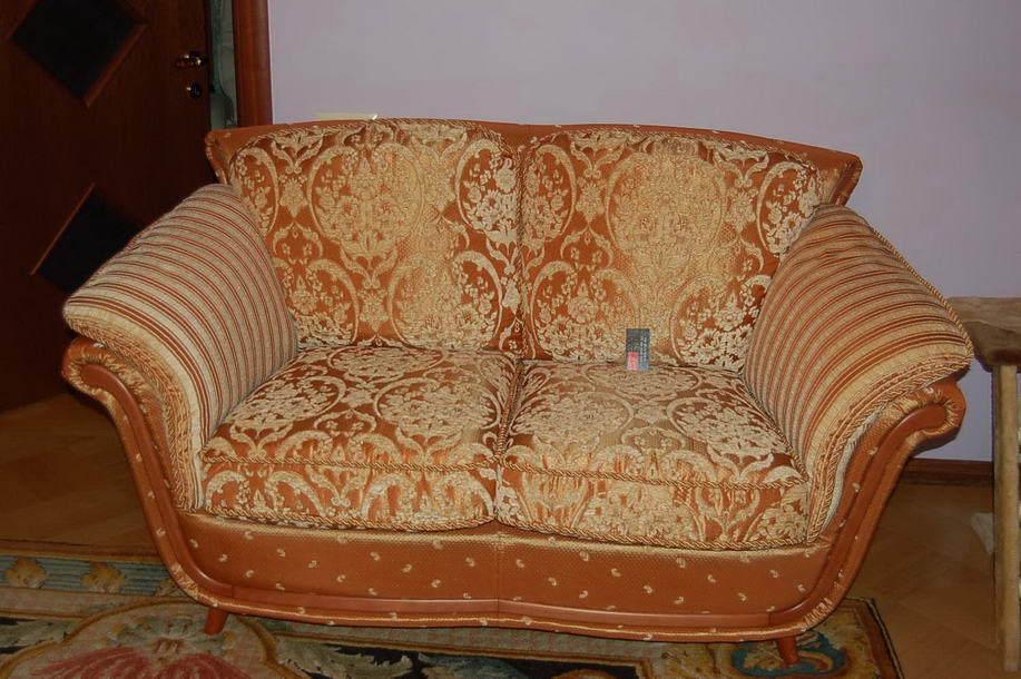 Знамя Октября - перетяжка диванов, материал ягуар