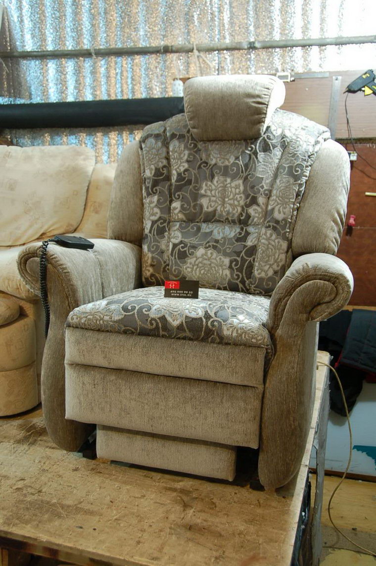 Кропоткинская - перетяжка стульев, материал скотчгард