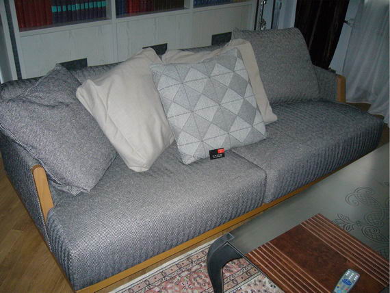 Белоозерский - перетяжка диванов, материал алькантара