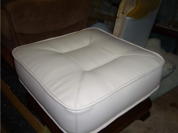 Белая дача - перетяжка стульев, материал антивандальные ткани