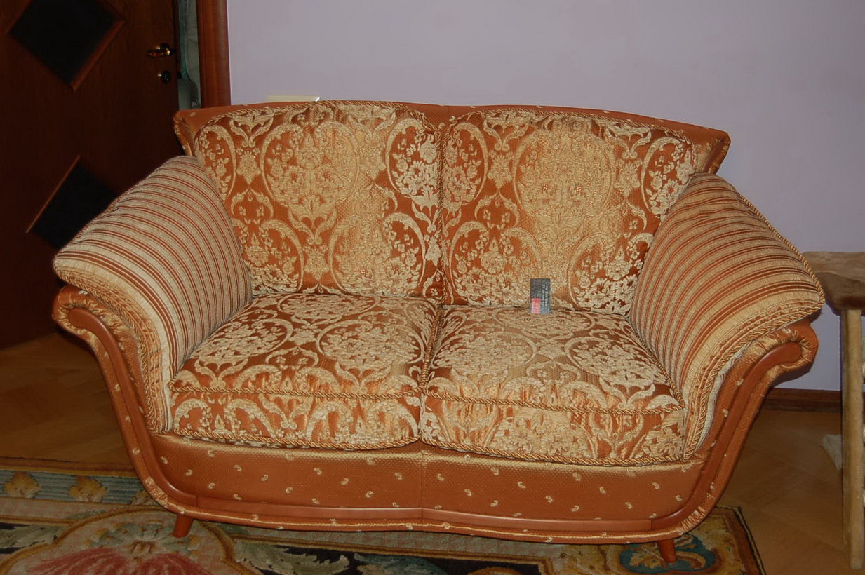 Рязанский проспект - пошив чехлов на кресла, материал нубук