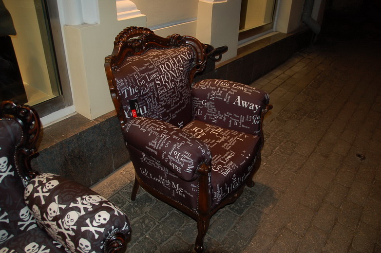 Бабушкинская - пошив чехлов на стулья, материал алькантара