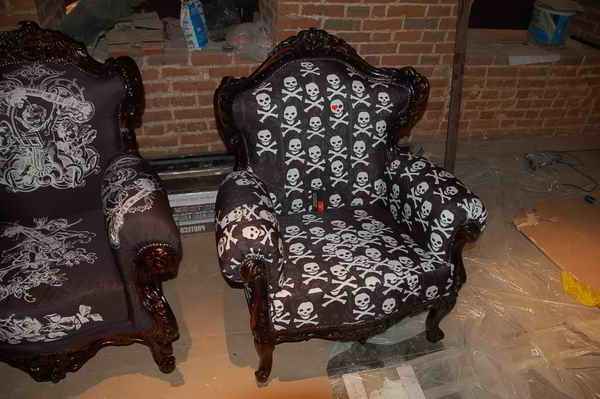 Беломорская - пошив чехлов на стулья, материал ягуар