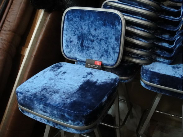 Беломорская улица - пошив чехлов на стулья, материал букле