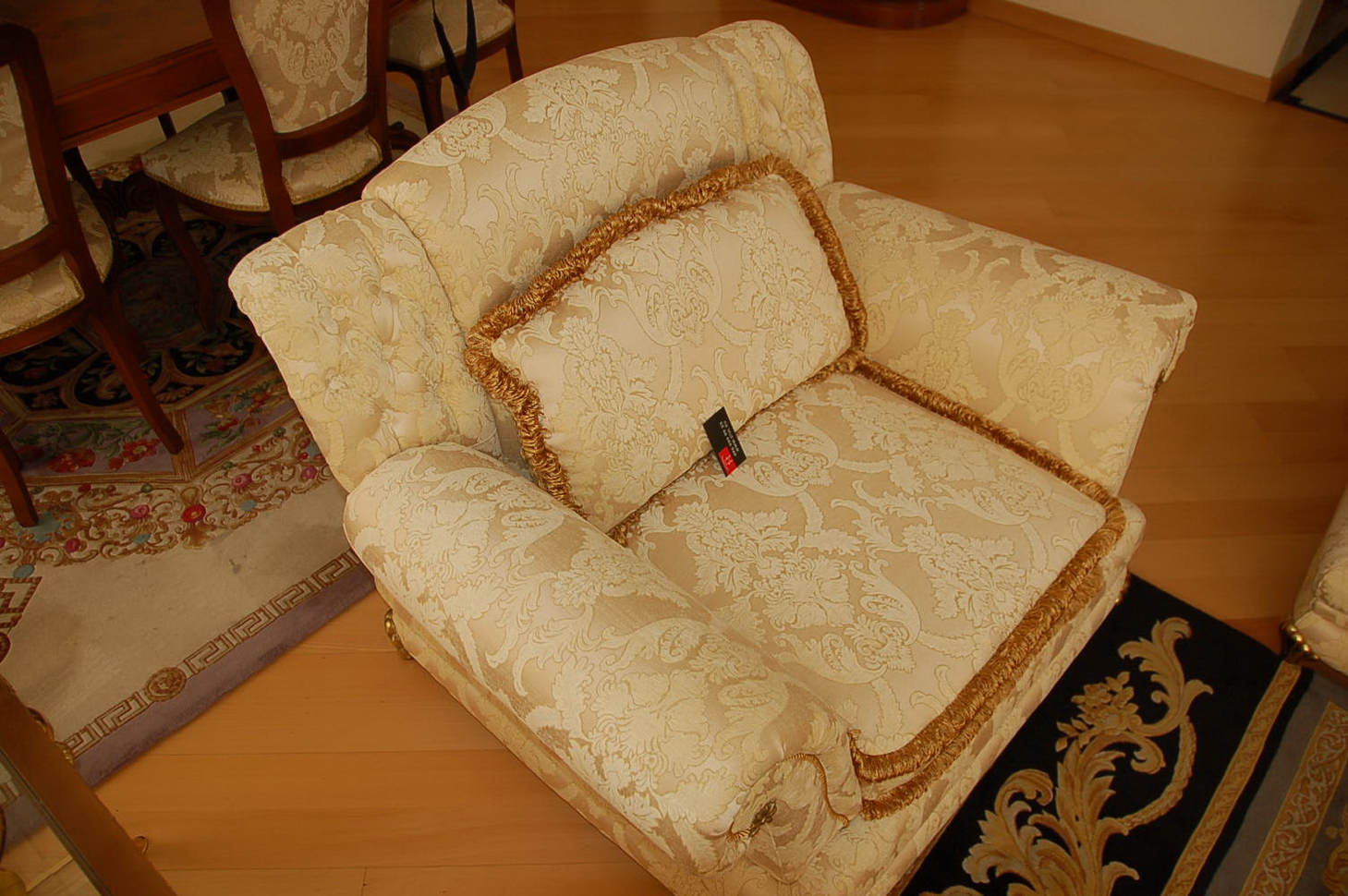 Киевская - пошив чехлов на стулья, материал натуральная кожа
