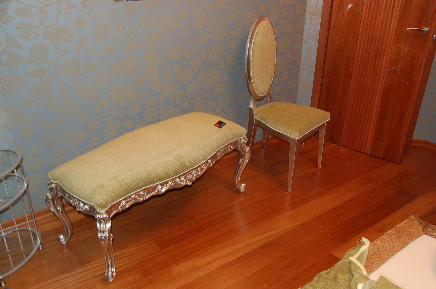 Акулово - пошив чехлов на кресла, материал рококо
