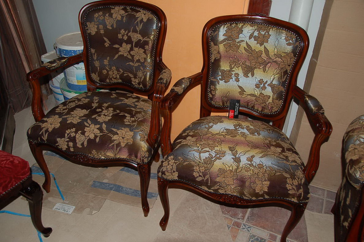 Первомайская - ремонт стульев, материал флис
