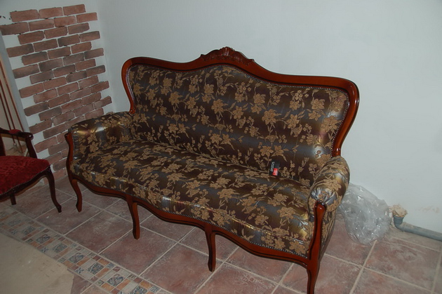 Бабушкинская - ремонт стульев, материал антивандальные ткани