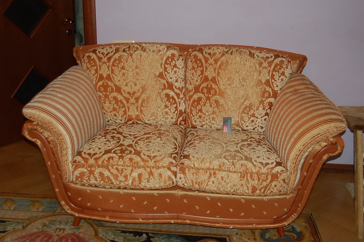 Багратионовская - ремонт диванов, материал рококо