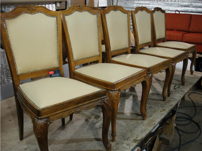 Царицыно - ремонт стульев, материал экокожа