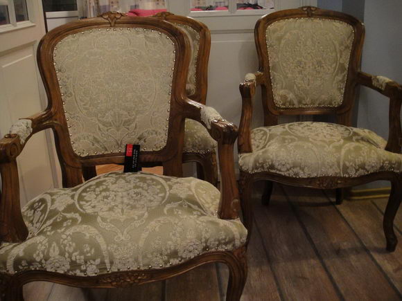 Серпуховская - ремонт стульев, материал ягуар