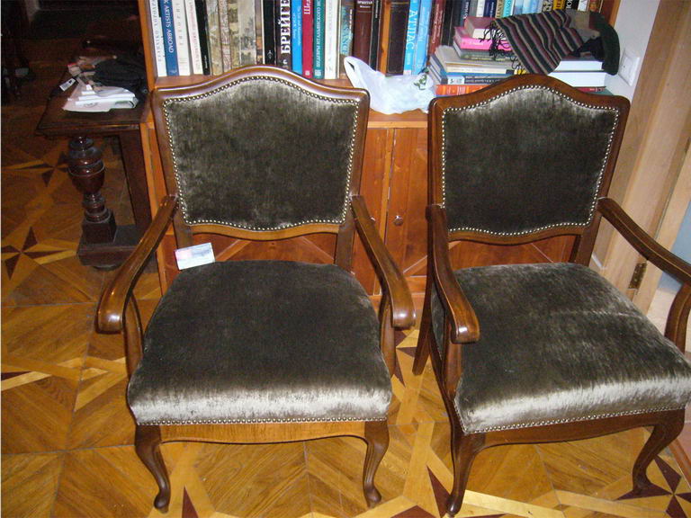 Руза - ремонт стульев, материал замша
