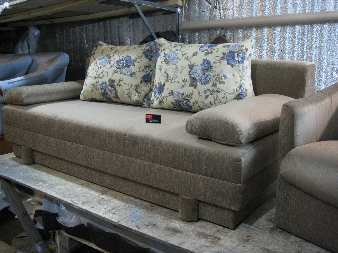 Яхрома - реставрация диванов, материал кожа