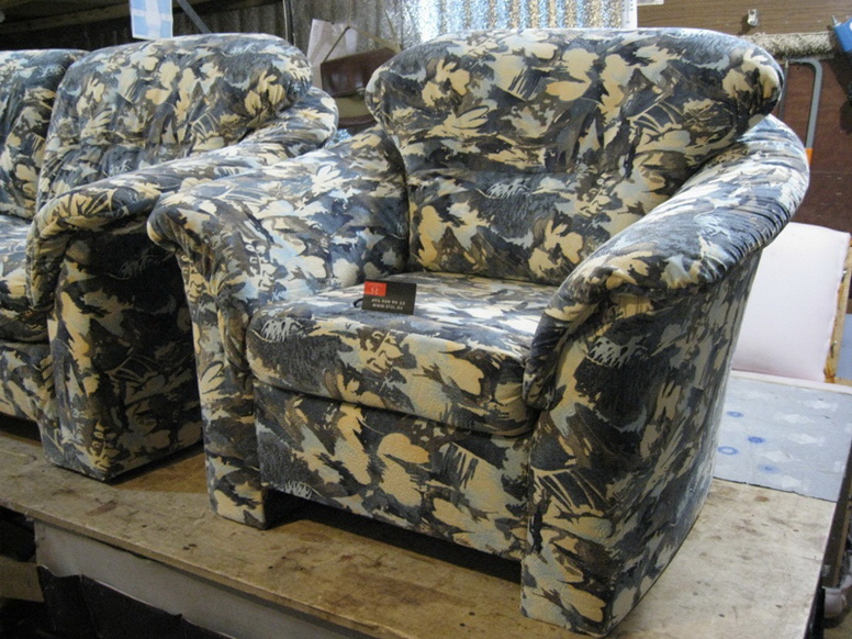Апрелевка - реставрация стульев, материал антивандальные ткани