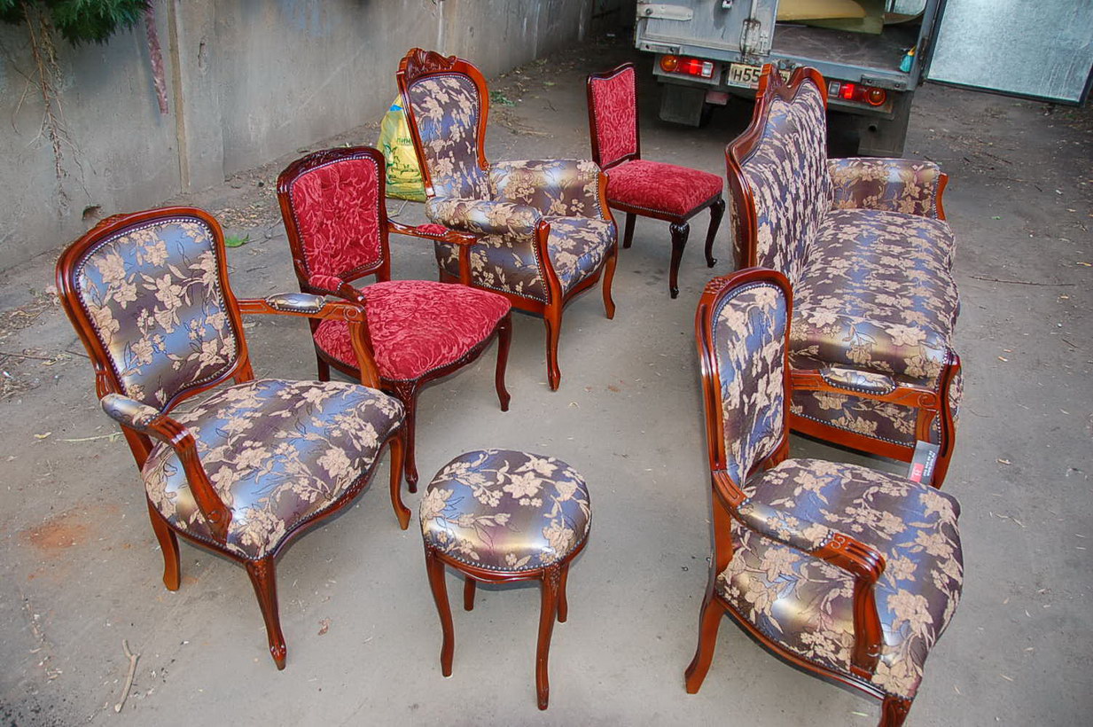 Белокаменная - реставрация стульев, материал замша