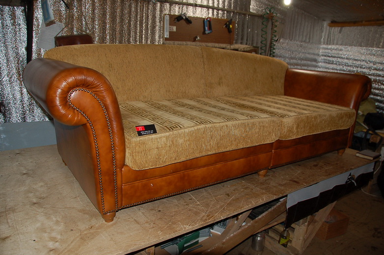 Ашукино - реставрация диванов, материал алькантара