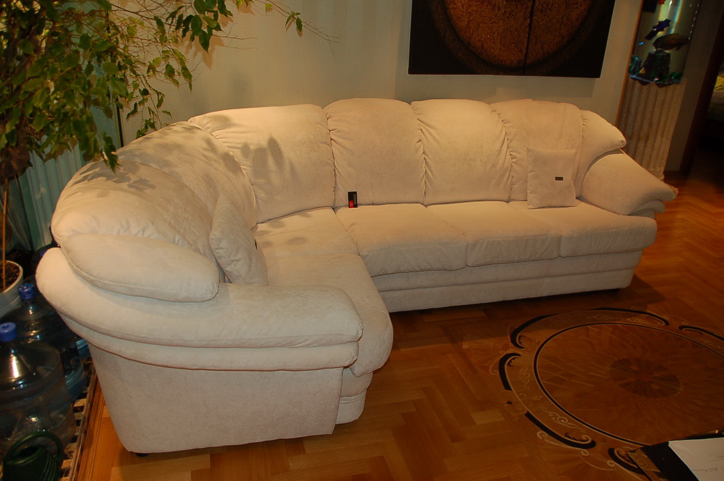 Марьина Роща - реставрация диванов, материал кожзам
