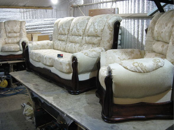 ЮАО - реставрация диванов, материал флок