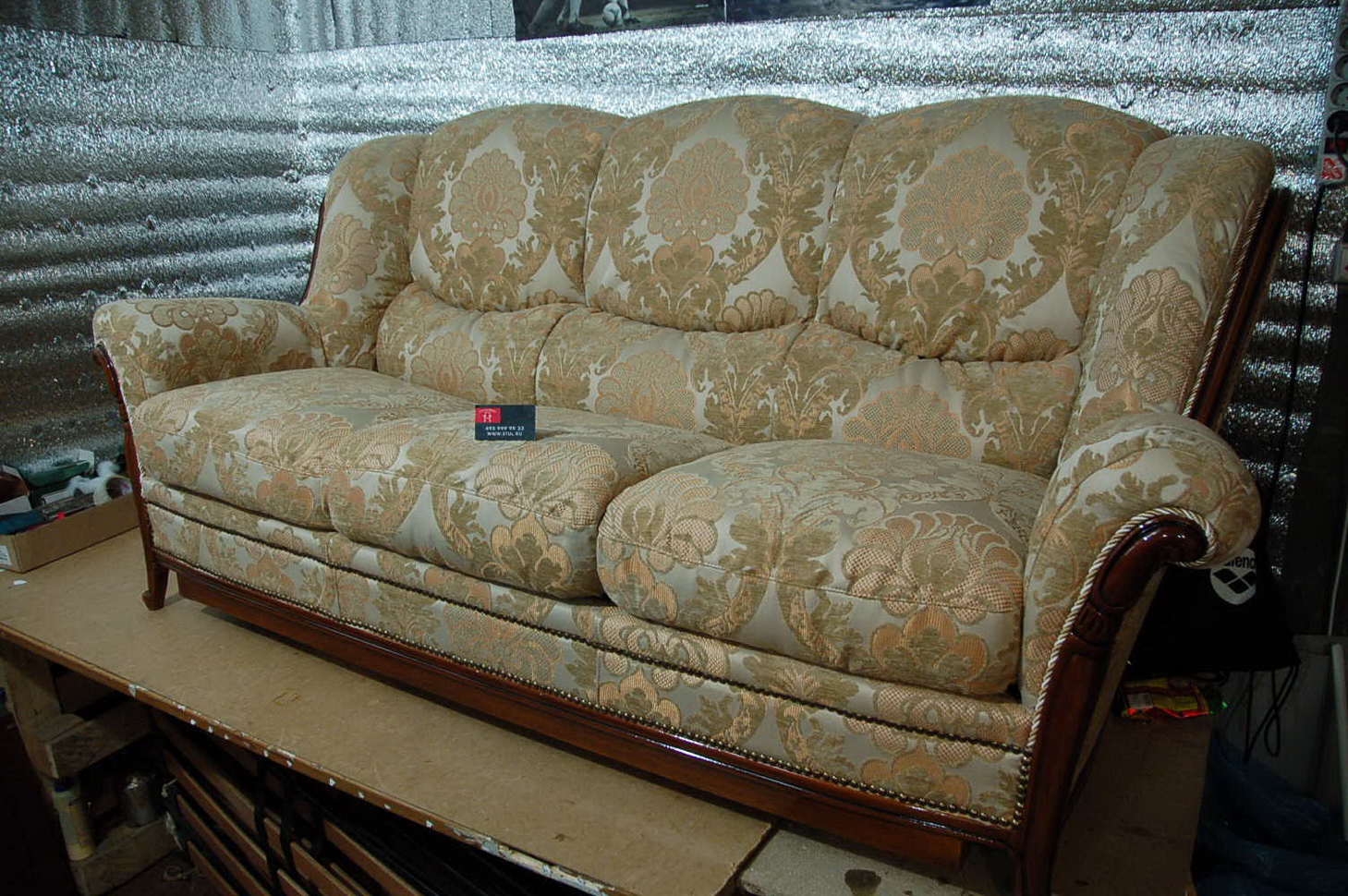 Строгинский бульвар - реставрация мягкой мебели, материал ягуар