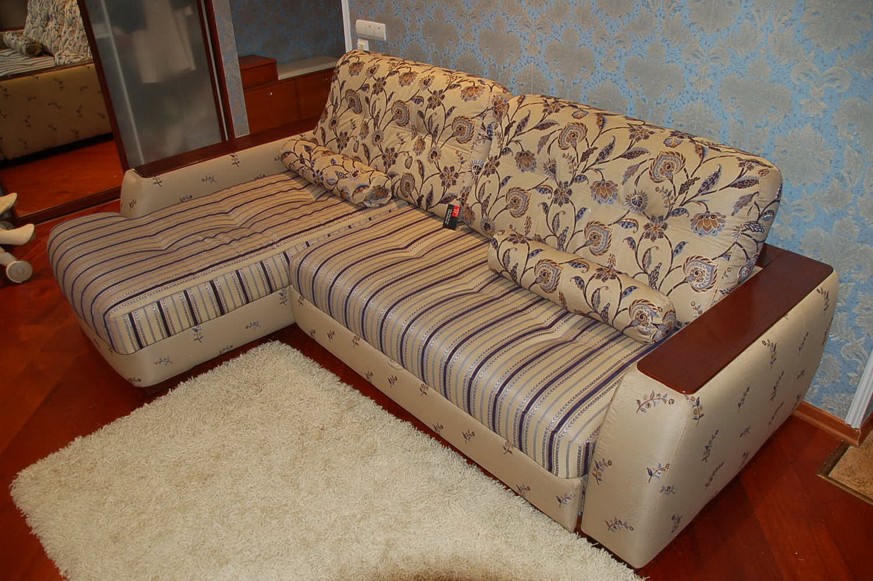 Зюзино - реставрация диванов, материал алькантара