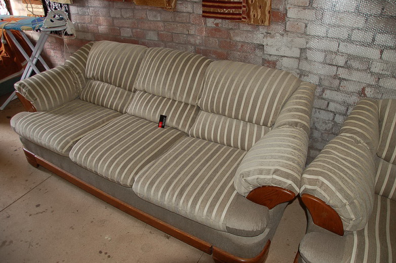 Балашиха - реставрация диванов, материал ягуар