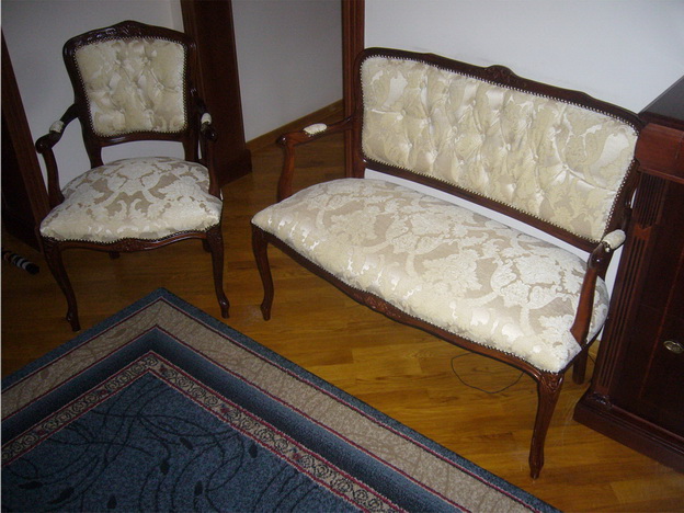 Белая дача - реставрация стульев, материал замша