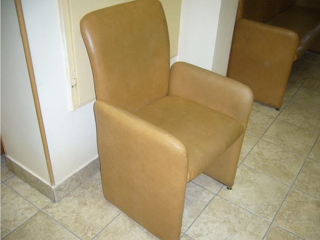 Горки - реставрация стульев, материал флок